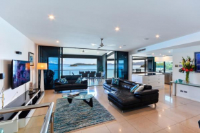 Edge 11 & Free Buggy - Hamilton Island
